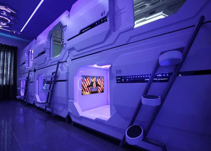 Capsule Hotel